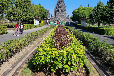 Yogyakarta : L&#039;ascension VIP de Borobudur et la visite du temple de Prambanan