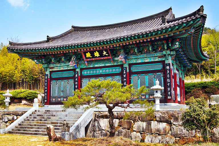 Busan: Discovery Tour With Snow &amp; UNESCO Spot