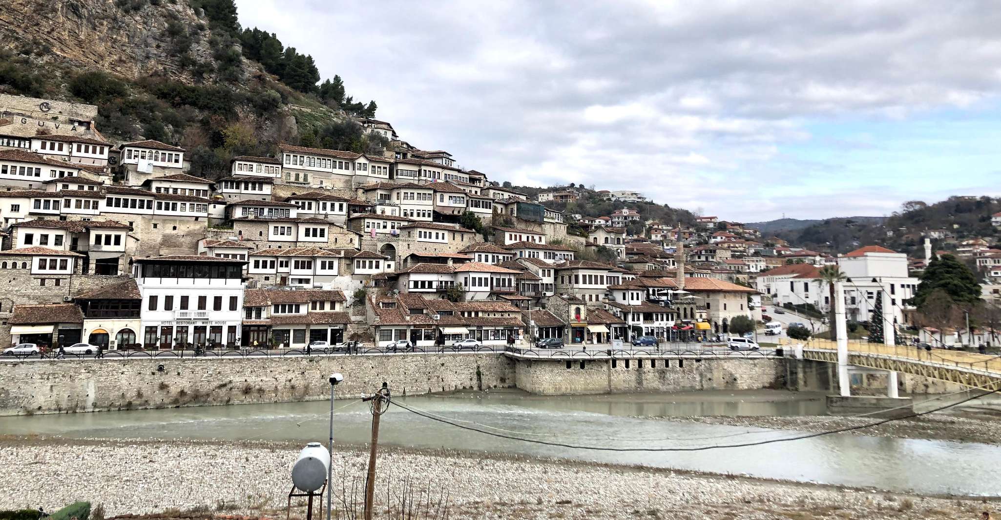 Tour privato di un giorno intero a Berat e degustazione di vini - Hizvo