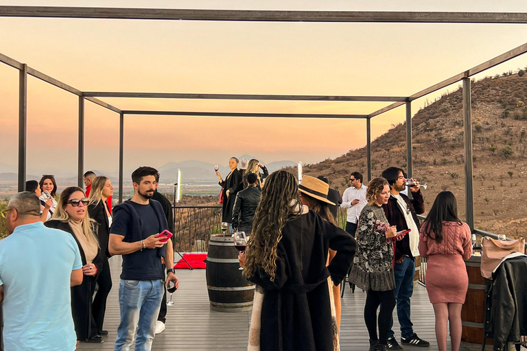 Santiago: Vinicola Monteluz Sunset Party Experience 360