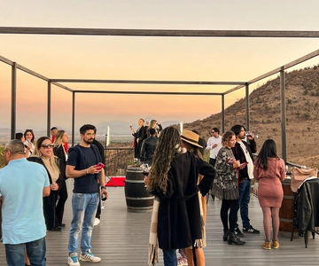 Santiago: Vinicola Monteluz Sunset Party Experience 360