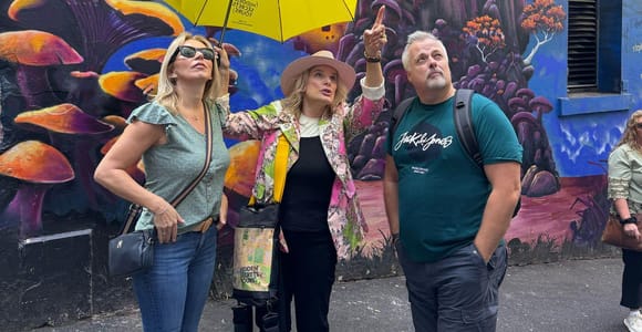 Melbourne: Art in the Streets Walking Tour with Drink