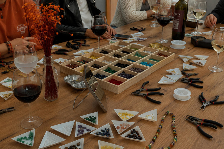 Jewelry workshop with unlimited wine - Alicante