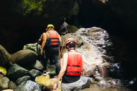 Bayano Caves Tour with Boat Ride and Kayaking