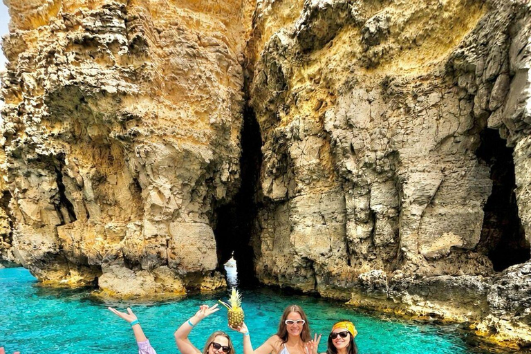 Comino: Private Blue Lagoon, Crystal Lagoon & Sea Caves Tour