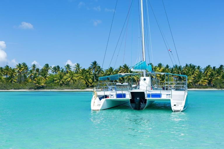 Isla Mujeres: Catamarán, snorkel, barra libre y buffetCatamarán con barra libre (sin comida)