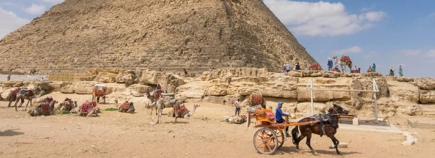 Au départ de Port Saïd : visite des pyramides de Gizeh et croisière-déjeuner sur le Nil