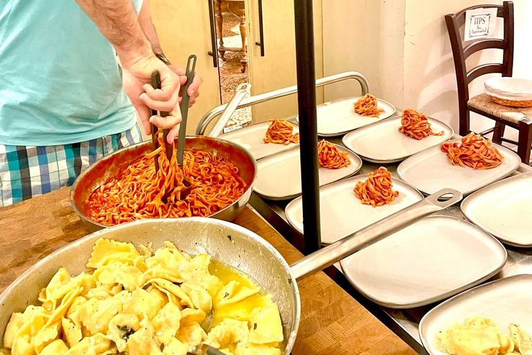 Venice: Pasta Class with Wine Tasting and Gelato