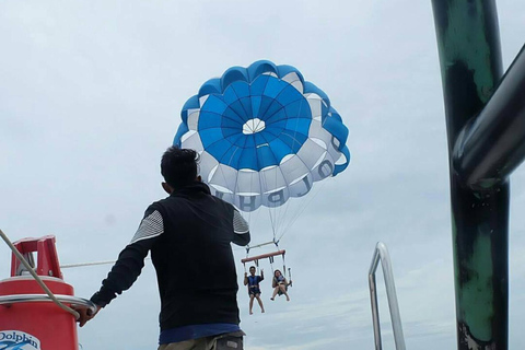 Doha: avventura in parasailing sul Golfo Persico