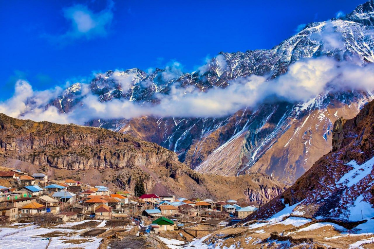 Tour di Kazbegi con una fantastica vista sulle montagne del Caucaso