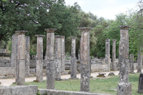 Site et musée de l'ancienne Olympie, visite privée d'Athènes et déjeuner