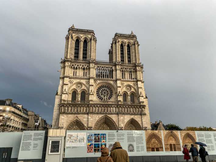 Paris: Notre Dame Outdoor Walking Tour with Crypt Entry