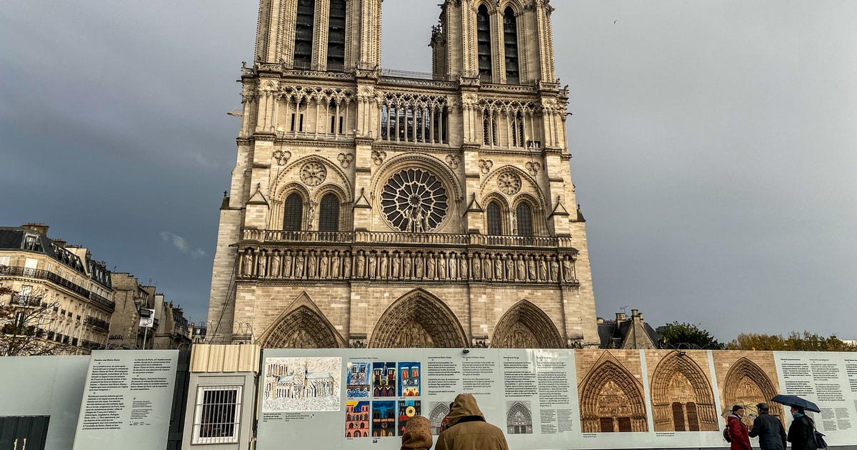 Paris: Notre Dame Outdoor Walking Tour with Crypt Entry | GetYourGuide