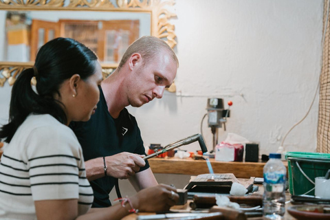 Uluwatu: Aula e workshop de prata Krisna