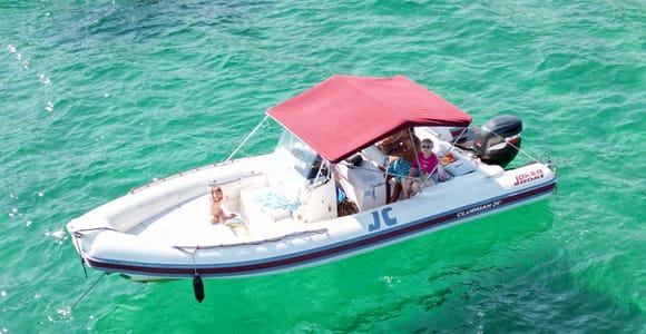 Cagliari: Boat Tour snorkeling Sella con con aperitivo