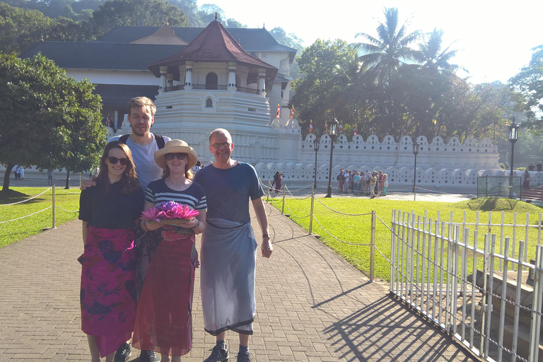 De Kandy a Kitulgala: Emocionante excursión de un día en balsa con Indika