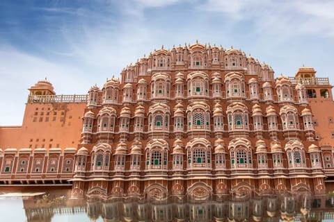 Jaipur: City Palace Hawa Mahal Guided Tour with Entry Ticket