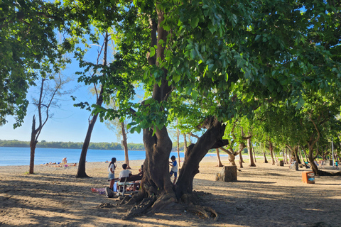 IleAuxBenitiers: Private tour CrystalRock, Lunch on island