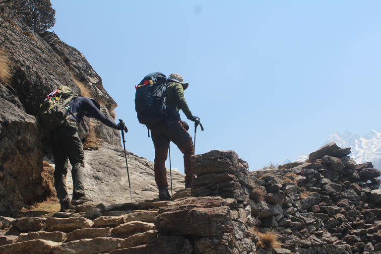 Everest-Hochpässe-Odyssee: Eine 15-tägige Trekking-Expedition