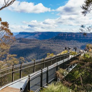 From Sydney: Blue Mountains Full-Day Trip with Cruise