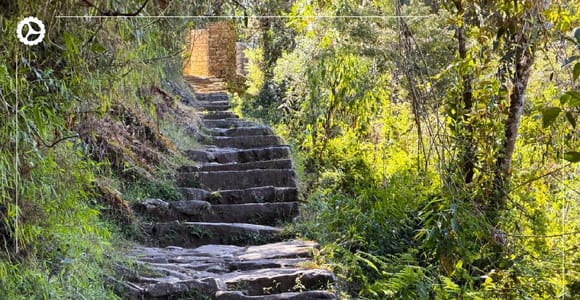 Cusco: 2-Day Inca Trail Tour to Machu Picchu on the Vistadome Train
