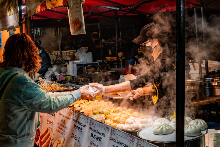 Magic of Auckland Nights: Scenic Views & Local Flavors