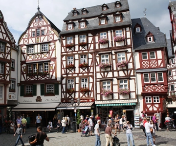 Bernkastel: Boat and covered wagon ride from/to Bernkastel-Kues