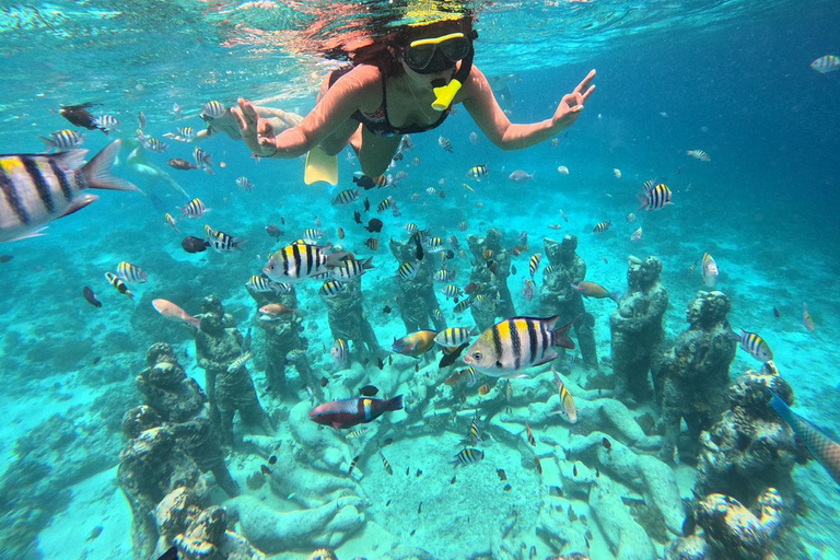 GILI T : EXCURSIÓN PRIVADA DE SNORKEL 5 HORAS 3 GILIGILI T : VIAJE DE SNORKEL PRIVADO 4 HORAS + 3 GILI