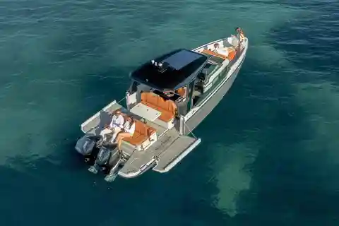Paros: Private Paros and Antiparos Luxury Speedboat Tour