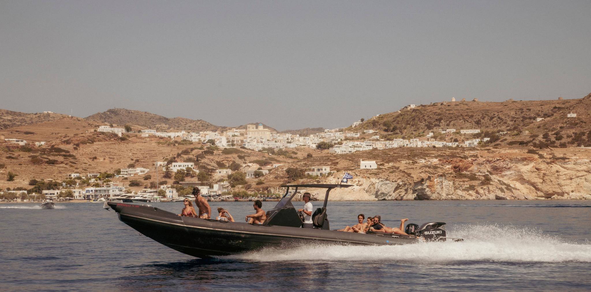 Sifnos: Entdecke Polyaigos und Kimolos auf einer privaten Kreuzfahrt