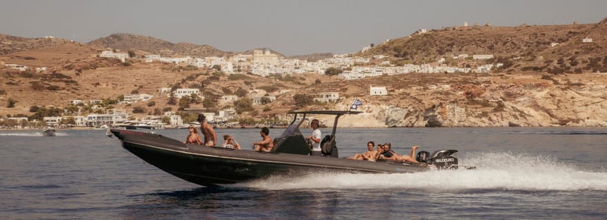 Sifnos : explorez Polyaigos et Kimolos lors d'une croisière privée