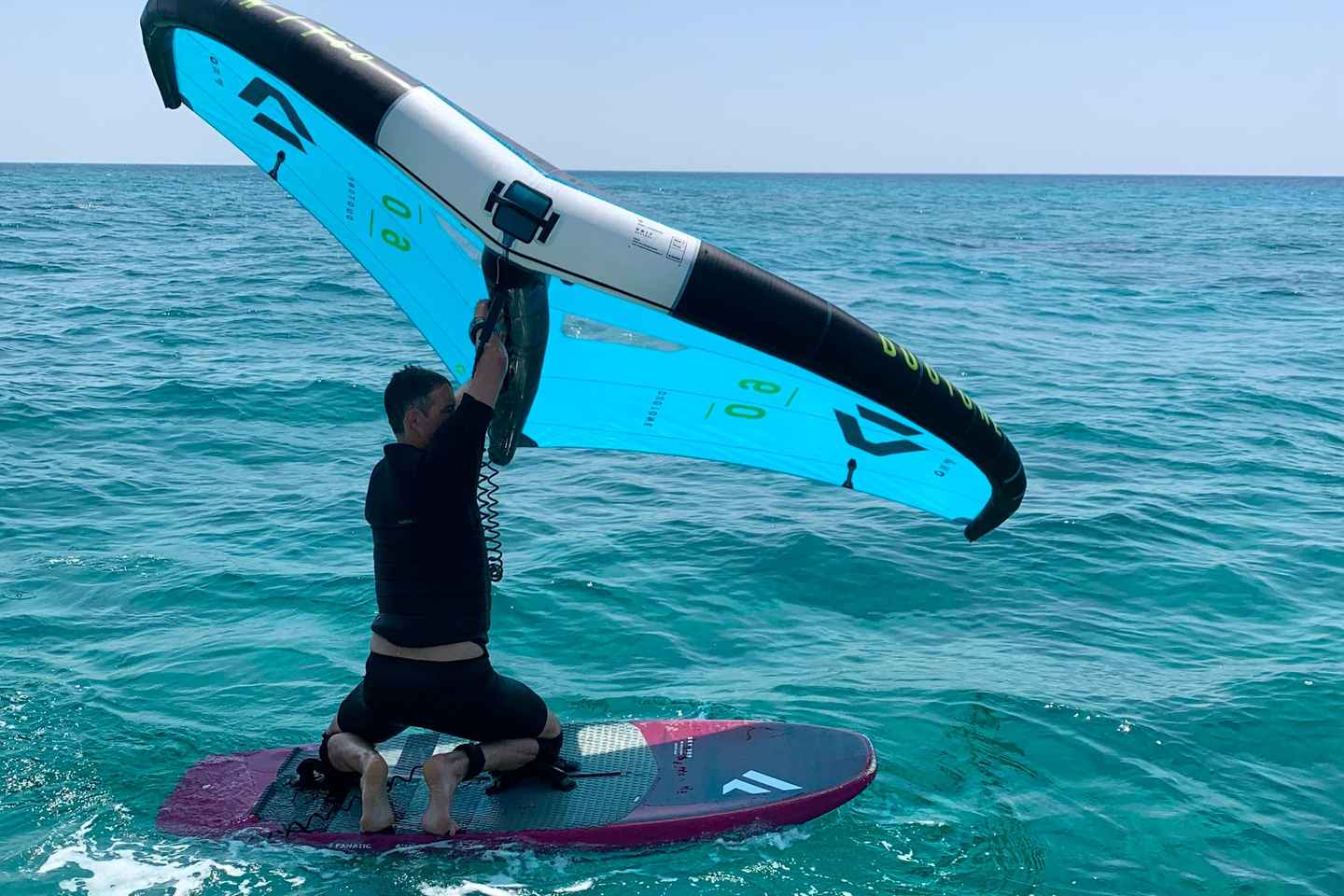 Puglia: corso di wingfoil con attrezzatura