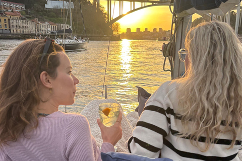 Porto: Tocht op een zeilboot gedeeld of privé (Sunset Option)Porto: Privétour op een zeilboot (ZONSONDERGANG OPTIE)