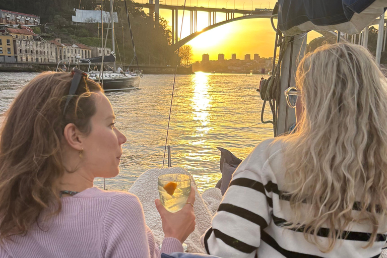 Porto: Tocht op een zeilboot gedeeld of privé (Sunset Option)Porto: Privétour op een zeilboot (ZONSONDERGANG OPTIE)