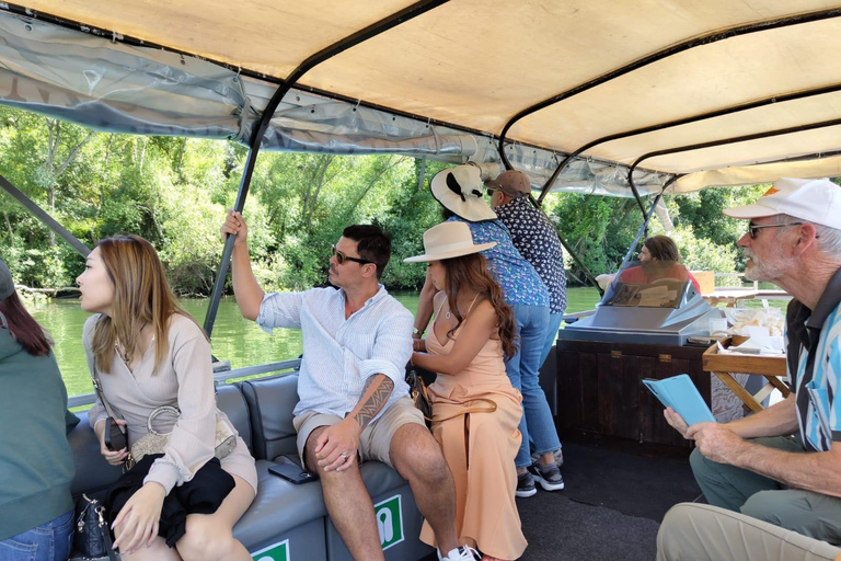 DOURO VALLEY: Premium Wine Tour, Cruise & Winery´s Lunch Shared Group Tour with Hotel Pick-up and Drop-Off