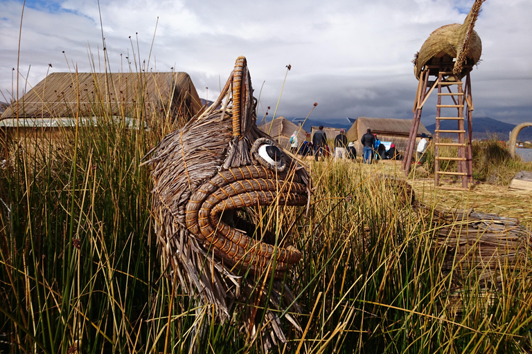 Puno : excursion d&#039;une journée aux îles flottantes d&#039;Uros et à l&#039;île de Taquile