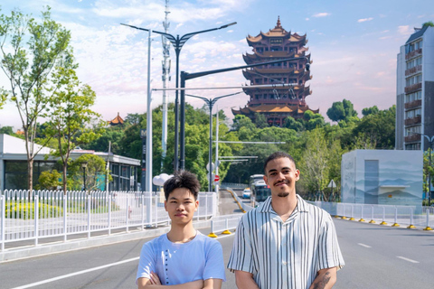 武汉：黄鹤楼和湖北街导览游武汉：黄鹤楼和湖滨步行街导览游