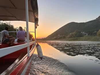 Tour privado en barco por el lago Skadar con cata de vinos