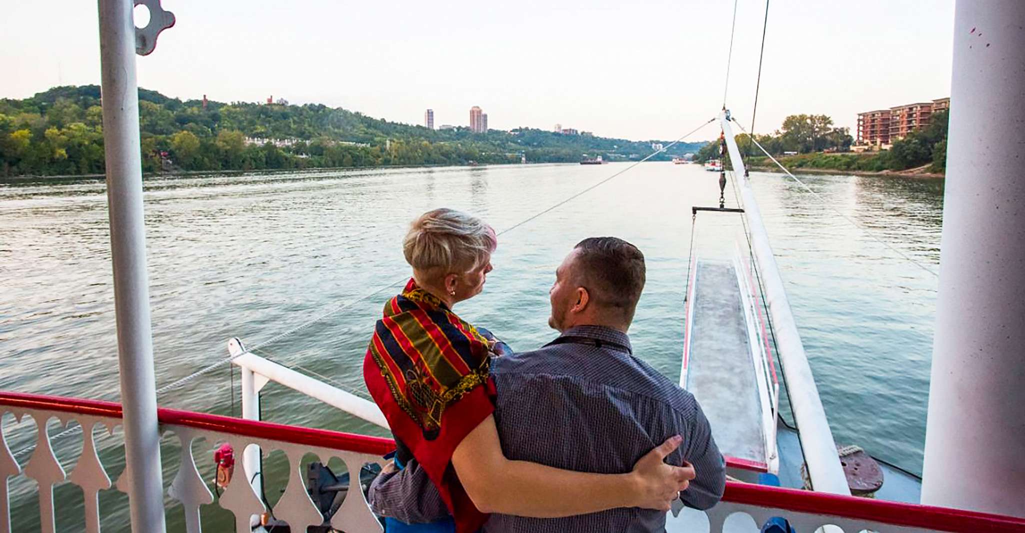 Cincinnati, Riverboat Cruise with Lunch and Entertainment - Housity