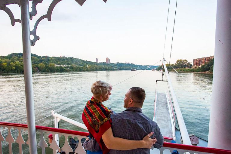 Cincinnati: Riverboat Cruise with Lunch and Entertainment