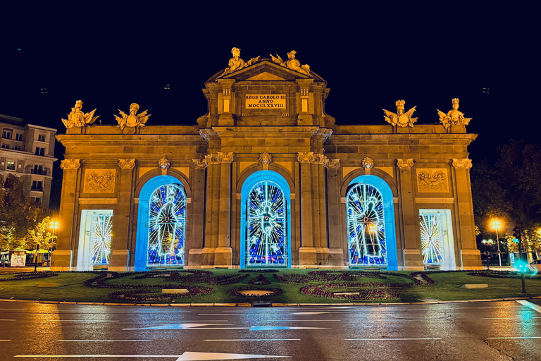 Madrid: Christmas Lights Tour by Electric Tuk-Tuk
