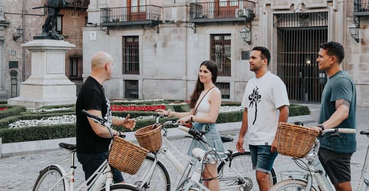 Madrid: City Highlights Guided Vintage Bike Tour photo 12