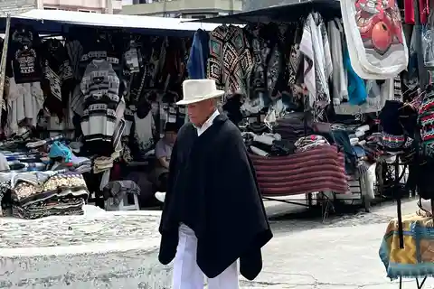 Quito to Otavalo, and Cuicocha: Top Day Tour