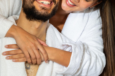 París: Estancia en el Hotel Seine Yacht y espectáculo de Cabaret Latino Paradis