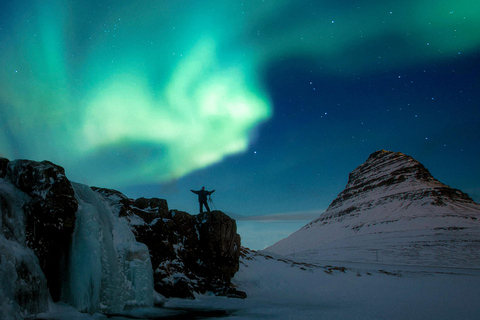 Reykjavik: Small-Group Northern Lights Tour with Pickup