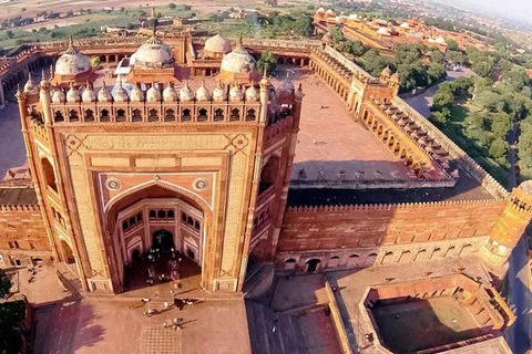 Fatehpur Sikri going back from Agra by car