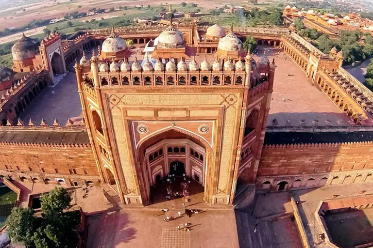 Fatehpur Sikri going back from Agra by car