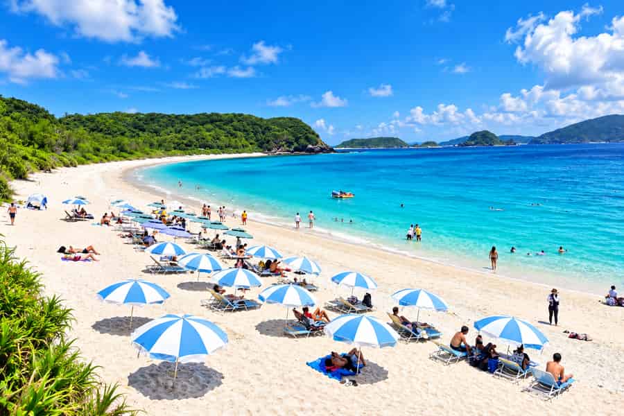 Ab Naha: Tagestour zur Insel Zamami. Foto: GetYourGuide Ab Naha: Tagestour zur Insel Zamami. Foto: GetYourGuide