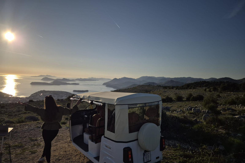 Dubrovnik: Tuk Tuk Photo Tour with Live Guide & Views