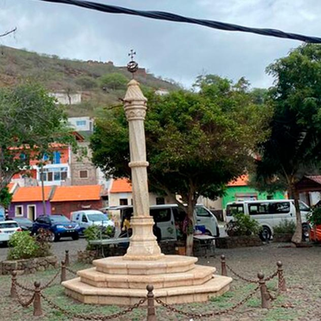 Colagem de mídia